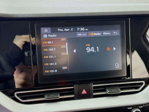 Used 2022 Kia Niro LX image 16