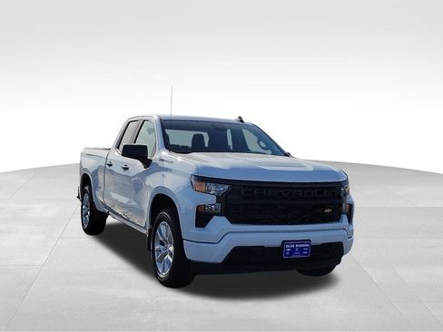 Used 2023 Chevrolet Silverado 1500 Custom AWD/4WD image 1