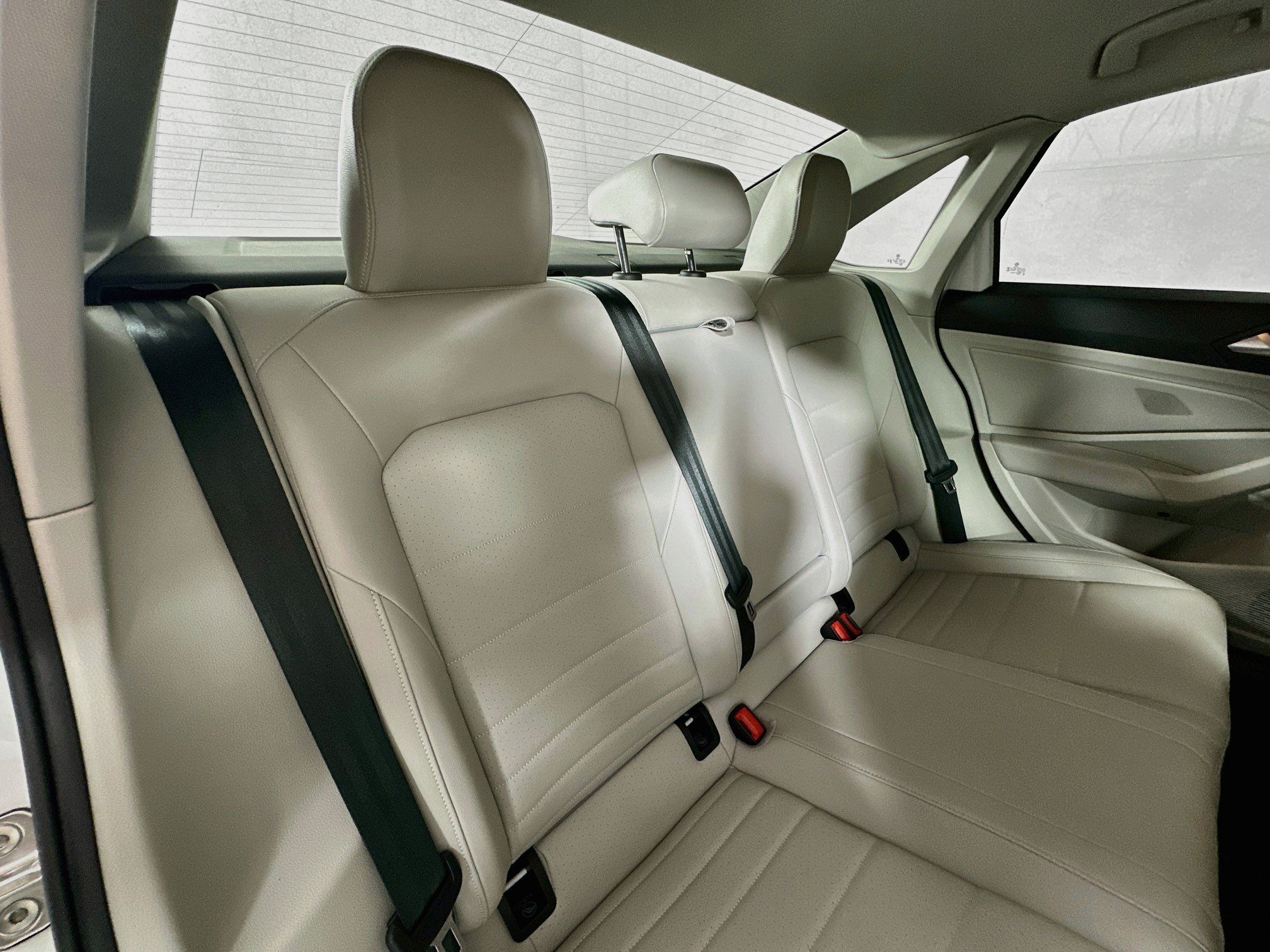 Used 2023 Volkswagen Jetta SE w/ Panoramic Sunroof Package FWD image 25
