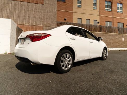 Used 2019 Toyota Corolla LE FWD image 3