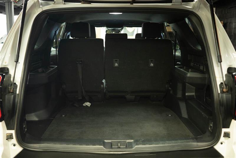 Used 2025 Toyota 4Runner SR5 AWD/4WD image 7