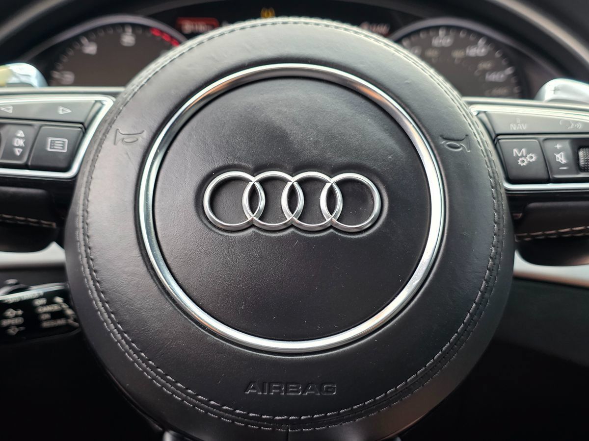 Used 2015 Audi S8 AWD/4WD image 35