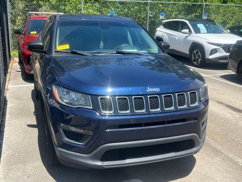 Used 2019 Jeep Compass Sport w/ Cold Weather Group AWD/4WD image 2