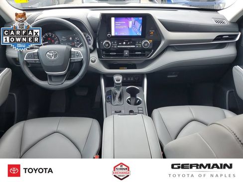 Used 2024 Toyota Highlander XLE FWD image 18