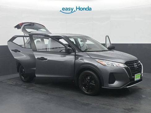 Used 2024 Nissan Kicks S FWD image 34