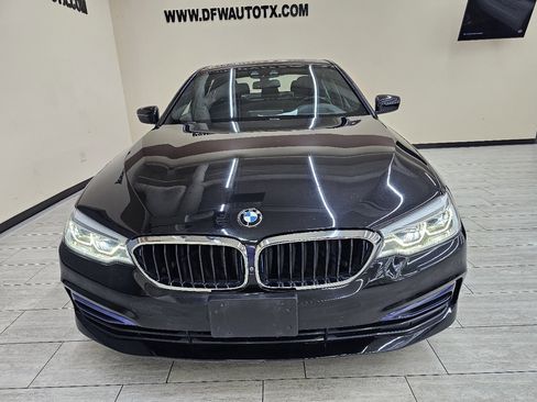 Used 2019 BMW 530e w/ Premium Package image 3