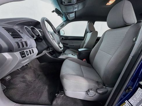 Used 2015 Toyota Tacoma PreRunner w/ SR5 Package RWD image 11