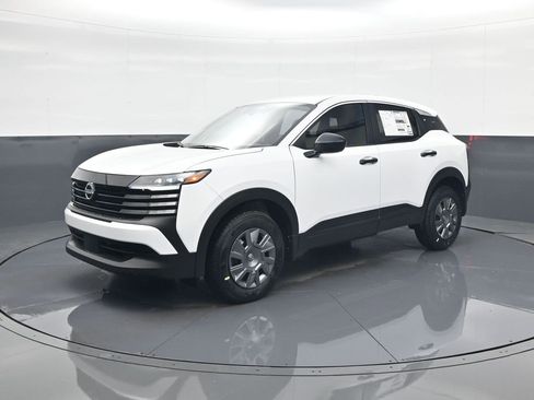 New 2026 Nissan Kicks S image 3