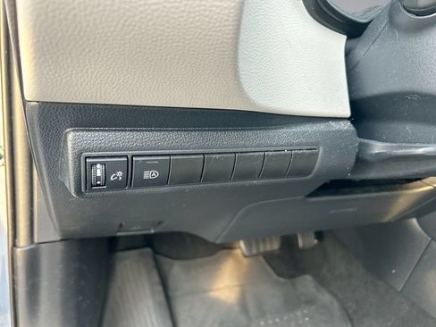 Used 2022 Toyota Corolla LE FWD image 13