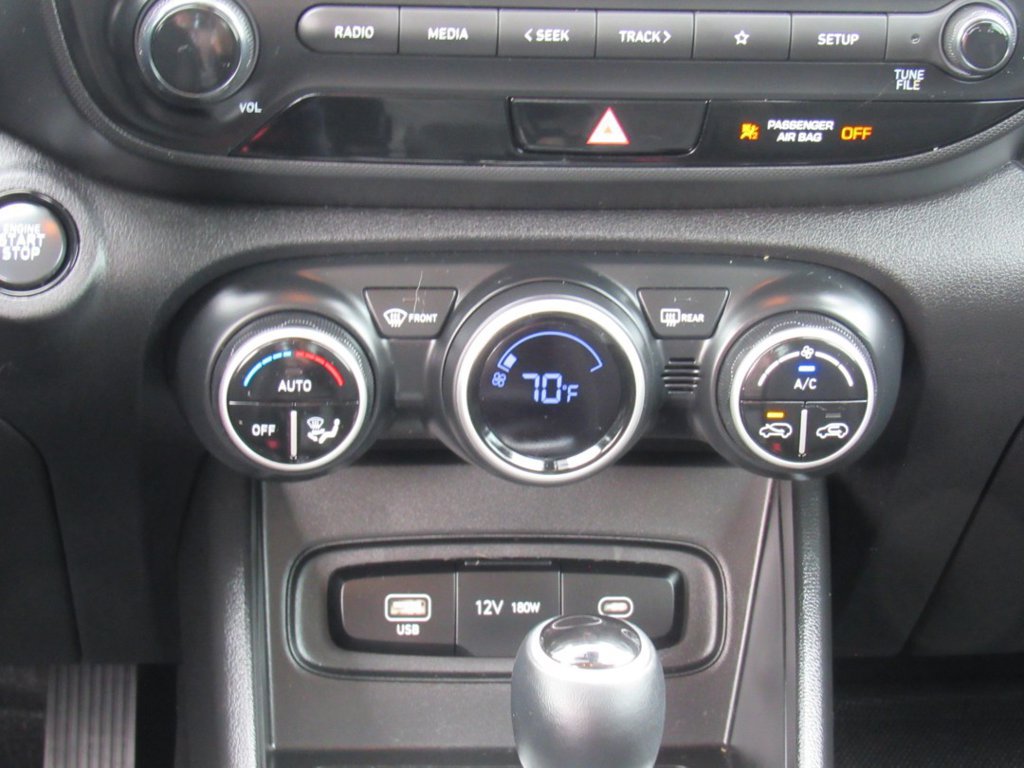 Certified 2025 Hyundai Venue SEL FWD image 21