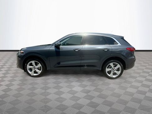Certified 2025 Audi Q5 Premium AWD/4WD image 4