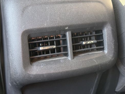 Used 2023 GMC Terrain SLE w/ Driver Convenience Package image 12