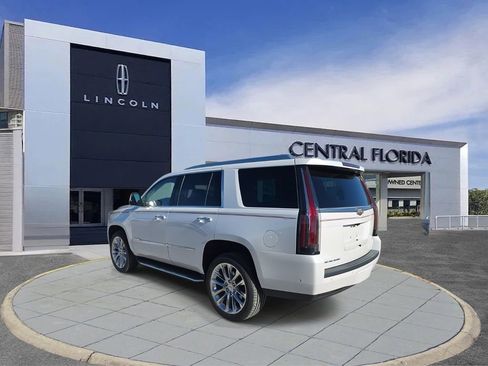 Used 2018 Cadillac Escalade Luxury image 11