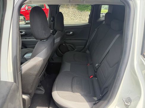 Used 2017 Jeep Renegade Altitude AWD/4WD image 12