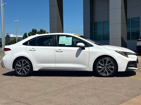 Certified 2021 Toyota Corolla SE w/ Carpet Mat Package (TMS) FWD image 3