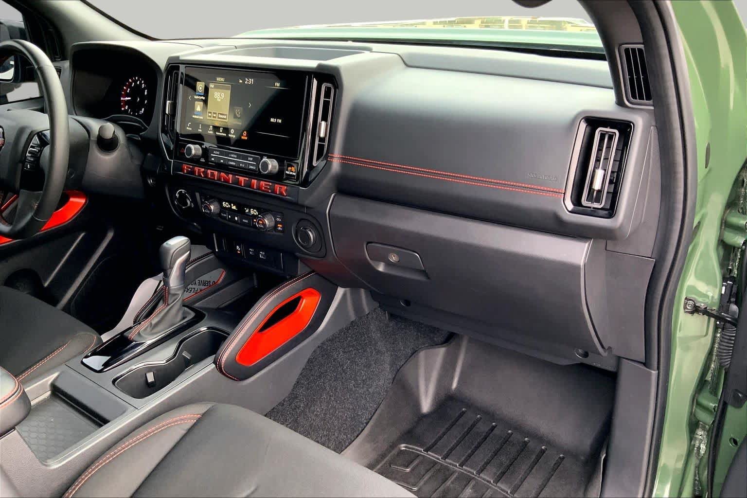 Used 2025 Nissan Frontier PRO-4X AWD/4WD image 16