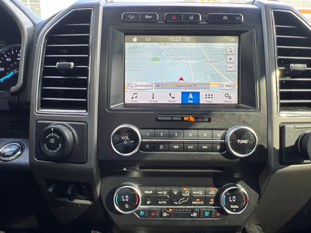 Used 2018 Ford Expedition XLT w/ Equipment Group 202A AWD/4WD image 11