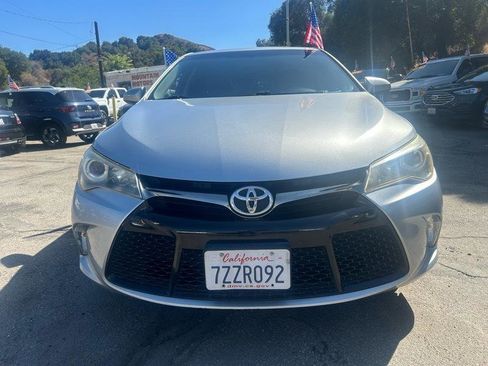 Used 2017 Toyota Camry SE image 2