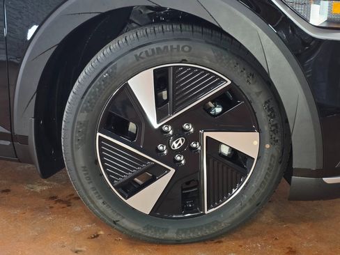 New 2026 Hyundai Ioniq 5 SEL image 11