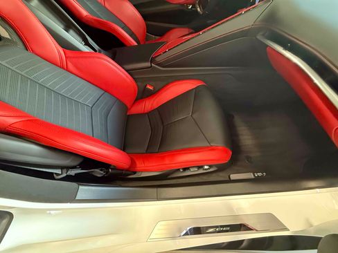 Used 2024 Chevrolet Corvette Z06 w/ Z07 Performance Package w/ Z07 Performance Package RWD image 71