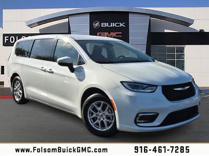Used 2023 Chrysler Pacifica Touring-L