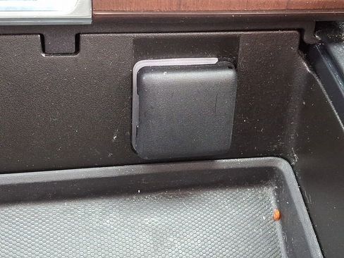 Used 2023 GMC Yukon Denali Ultimate image 29