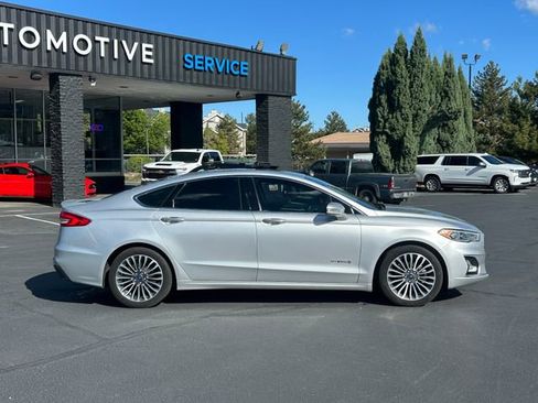 Used 2019 Ford Fusion Titanium FWD image 2