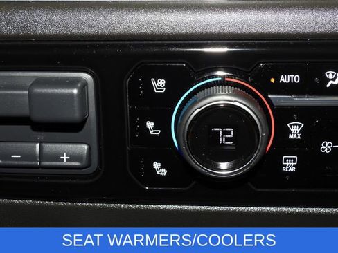 Used 2024 Chevrolet Silverado 2500 High Country w/ High Country Premium Package AWD/4WD image 17