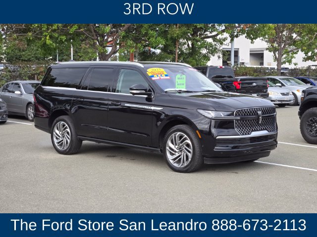 Used 2025 Lincoln Navigator L Reserve AWD/4WD image 7