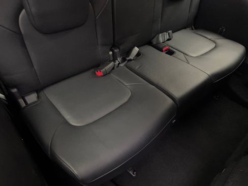 Used 2024 Nissan Armada SL image 41