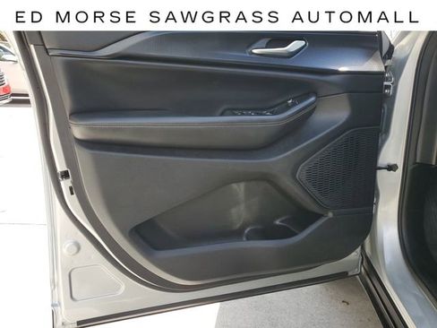 Used 2023 Jeep Grand Cherokee Laredo image 20