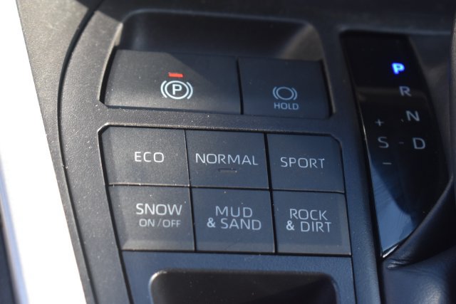 Used 2025 Toyota RAV4 XLE AWD/4WD image 30