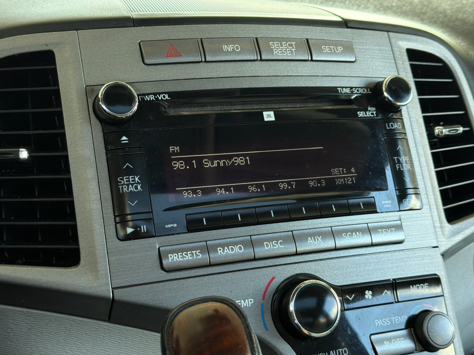 Used 2010 Toyota Venza FWD image 17