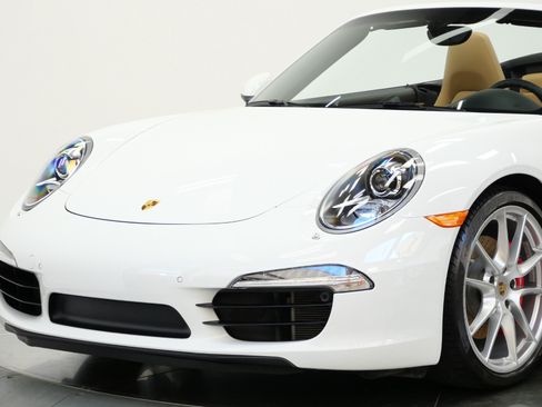 Used 2015 Porsche 911 Carrera S RWD image 40