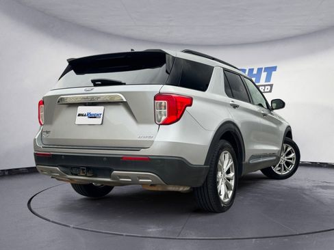 Certified 2021 Ford Explorer XLT w/ Equipment Group 202A image 5