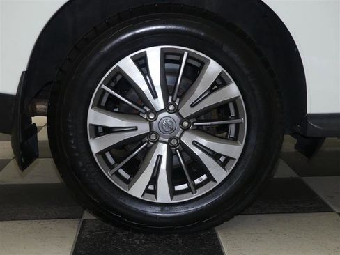 Used 2019 Nissan Pathfinder SV image 33