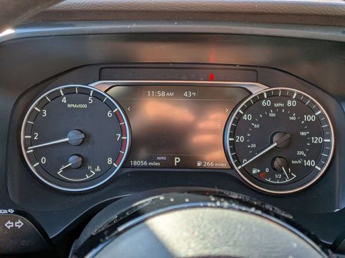 Used 2023 Nissan Rogue SV image 12