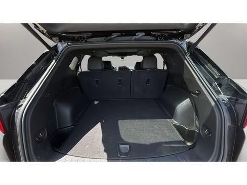 Used 2023 Chevrolet Blazer RS w/ Driver Confidence II Package FWD image 32