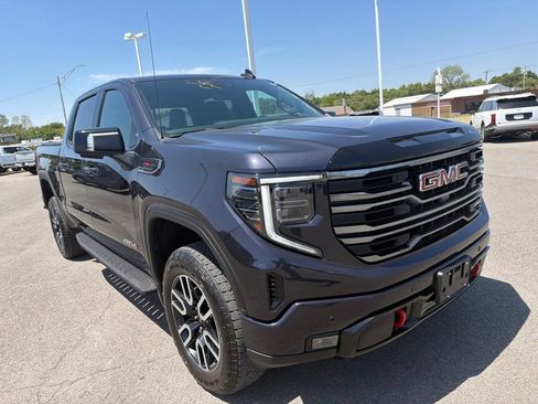 Used 2025 GMC Sierra 1500 AT4 w/ AT4 Premium Package AWD/4WD image 5