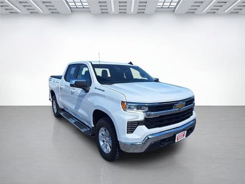 Used 2023 Chevrolet Silverado 1500 LT w/ Protection Package AWD/4WD image 2