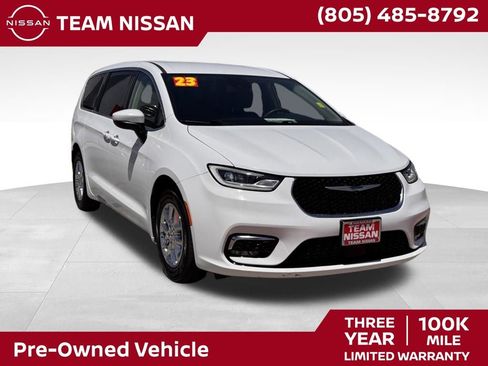 Used 2023 Chrysler Pacifica Touring-L FWD image 1