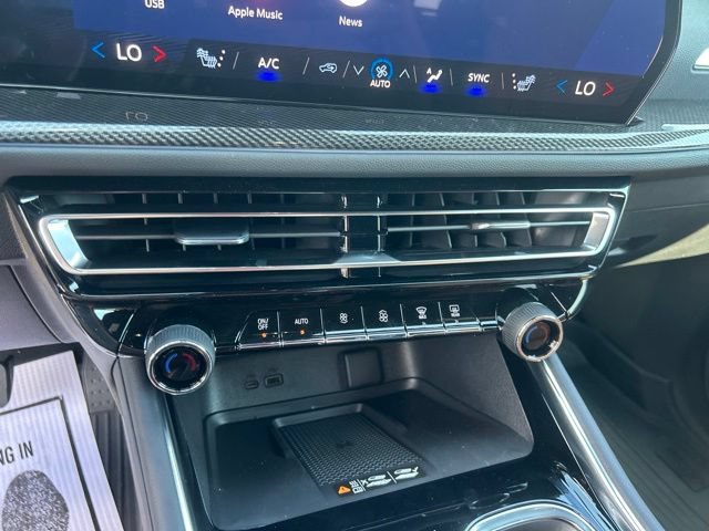 New 2027 Chevrolet Traverse Z71 w/ Driver Confidence Package AWD/4WD image 26