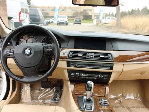 Used 2011 BMW 535i xDrive Sedan image 32