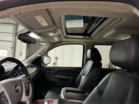 Used 2012 Chevrolet Avalanche LTZ image 15