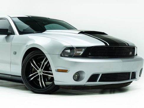 Used 2011 Ford Mustang Coupe image 4