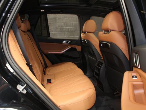 Used 2025 BMW X5 sDrive40i w/ M Sport Package RWD image 44