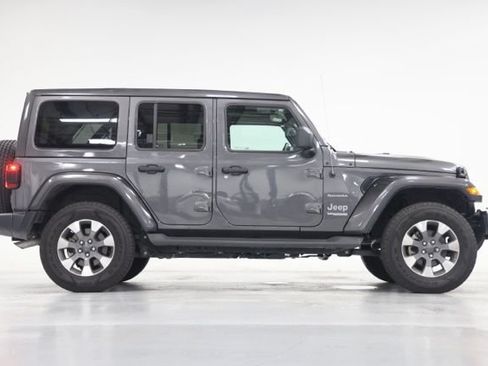 Used 2022 Jeep Wrangler Unlimited Sahara w/ LED Lighting Group AWD/4WD image 16