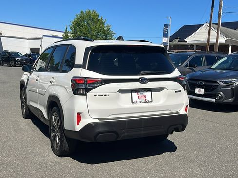 Certified 2025 Subaru Forester Touring AWD/4WD image 8