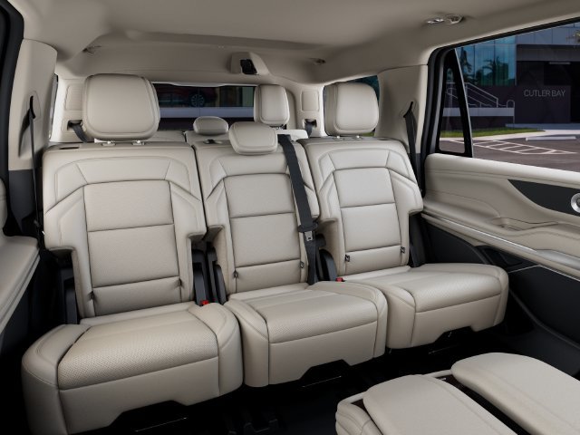 New 2027 Lincoln Navigator Premiere RWD image 11