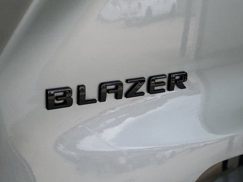 Used 2025 Chevrolet Blazer RS FWD image 8
